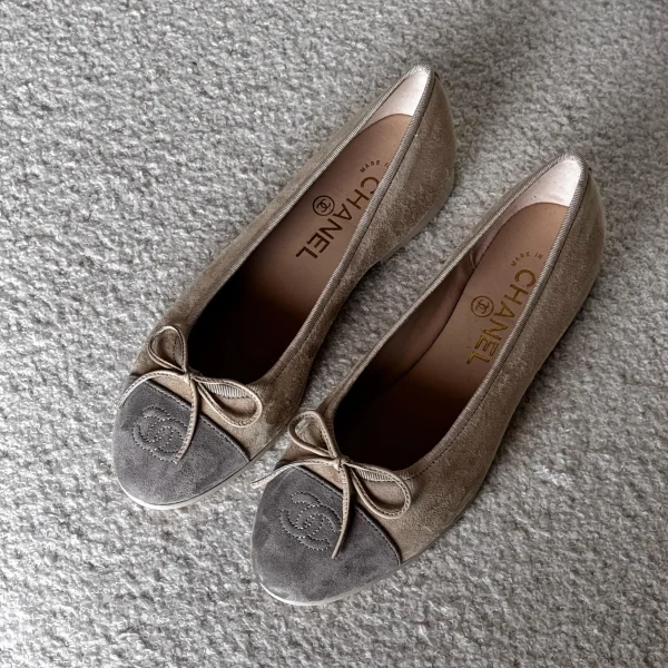 Chic Women's Cap-Toe Flats - Chanel Beige