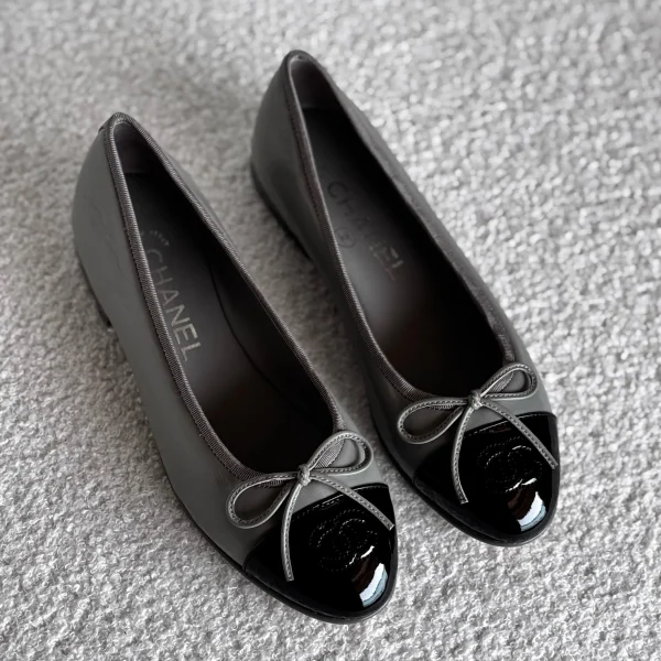 Chic Women's Cap-Toe Flats - Chanel grey