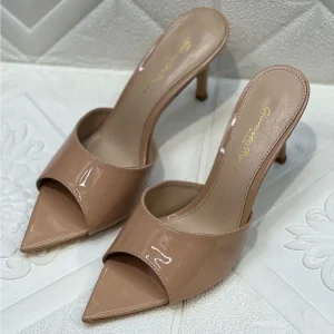 Elegant Women's Pointed Toe Mules – GIANVITO ROSSI Nude