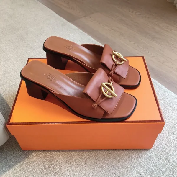 Luxurious Women's Buckle Sandals – Harmes Brown