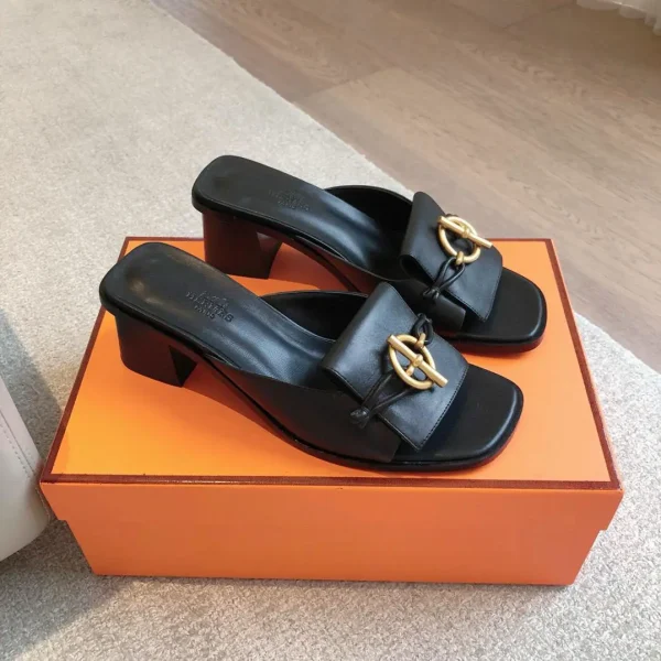 Luxurious Women's Buckle Sandals – Harmes black