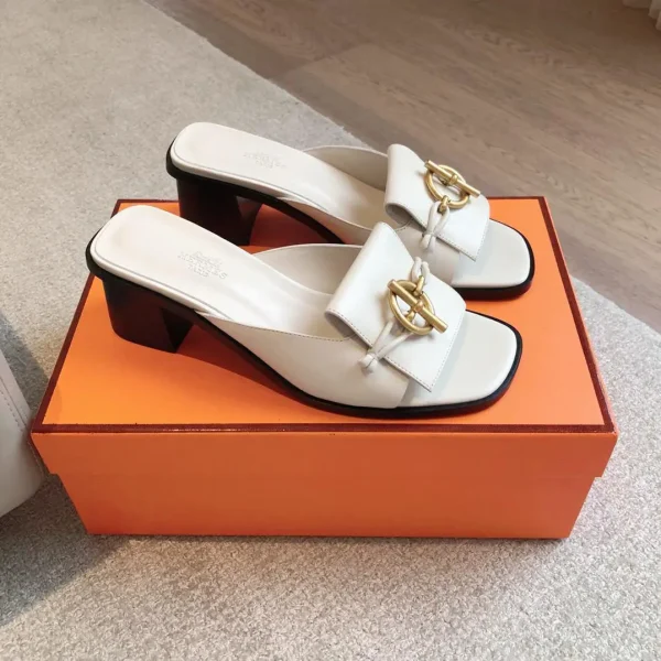 Luxurious Women's Buckle Sandals – Harmes white